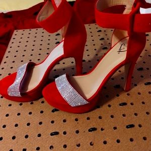 Main event rhinestone platform stiletto heels, great shoes for New years